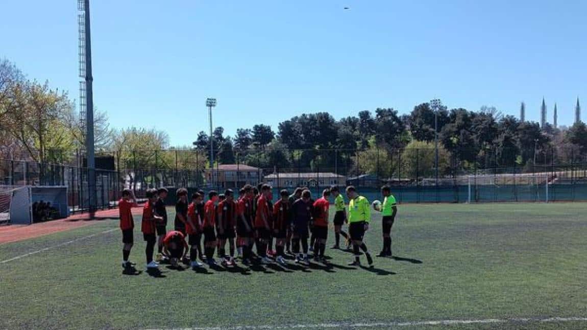 Okulumuz Futbol Takımı bugün oynanan Edirne İli Futbol yarı finallerinde, Keşan ilçesi birincisi olan Ahmet Yenice Ortaokulunu 8-0 yenerek  finale yükselmiştir.